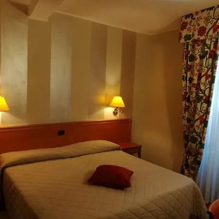 La Luna Hotel 3*