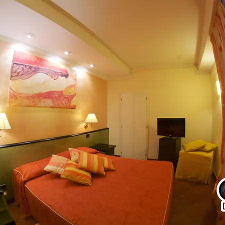 La Luna Hotel