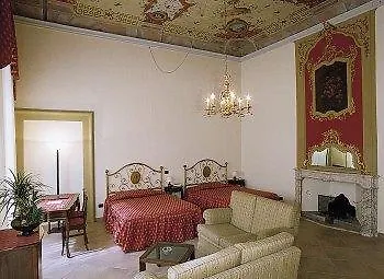 Hotell La Luna Lucca