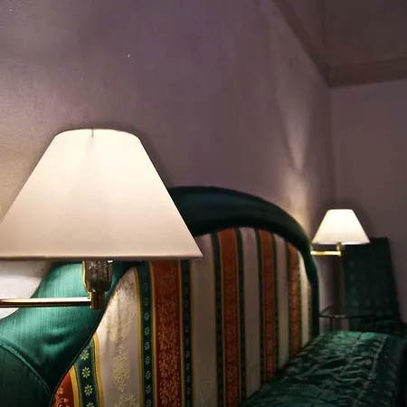 Hotell La Luna Lucca