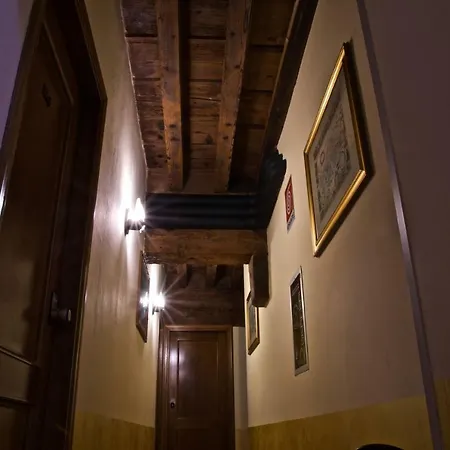 Hotell La Luna Lucca